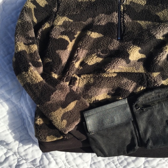 Army Green Print Teddy Sweater - Picture 3 of 3